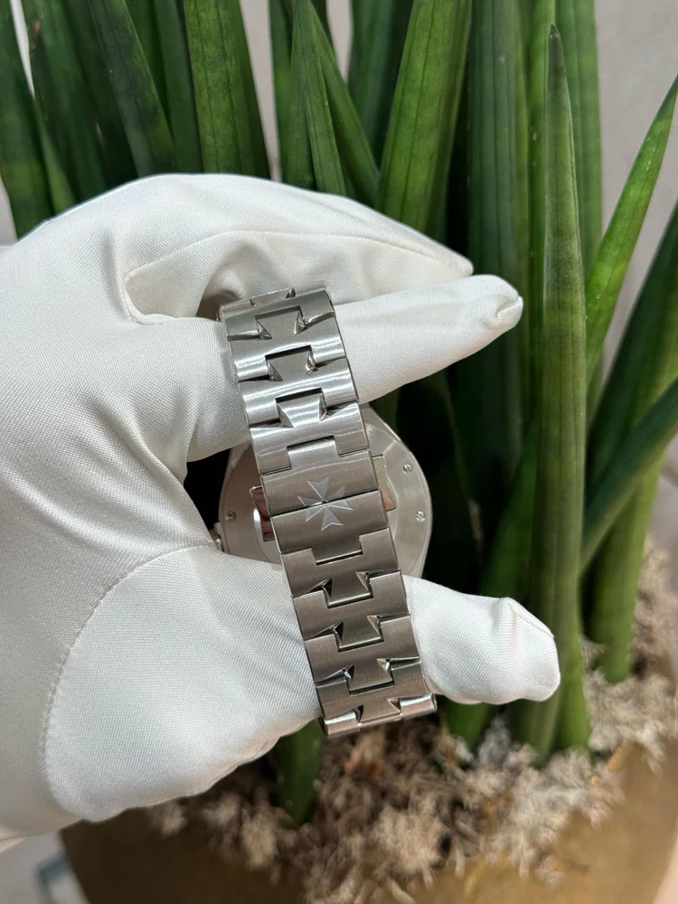 Vacheron Constantin Overseas 47040/B01A-9093